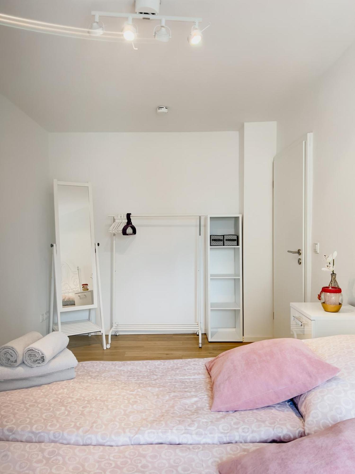 Schoene Helle & Gemuetliche Wohnung In Altstadtnaehe Ерфурт Номер фото